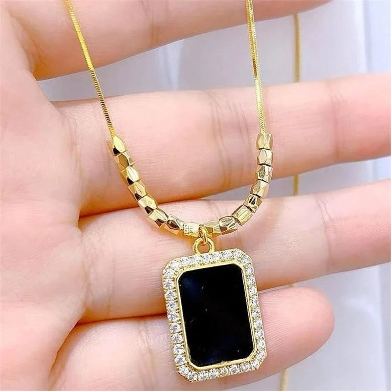 Square Black Pearl Gold Chain